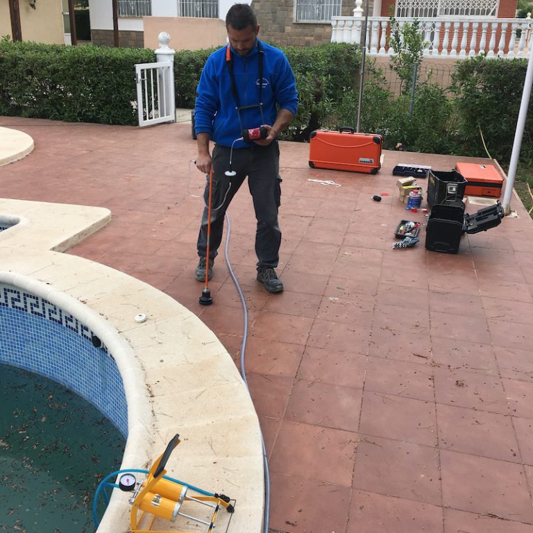 REPARACIÓN DE PISCINAS Y DETECCIÓN DE FUGAS