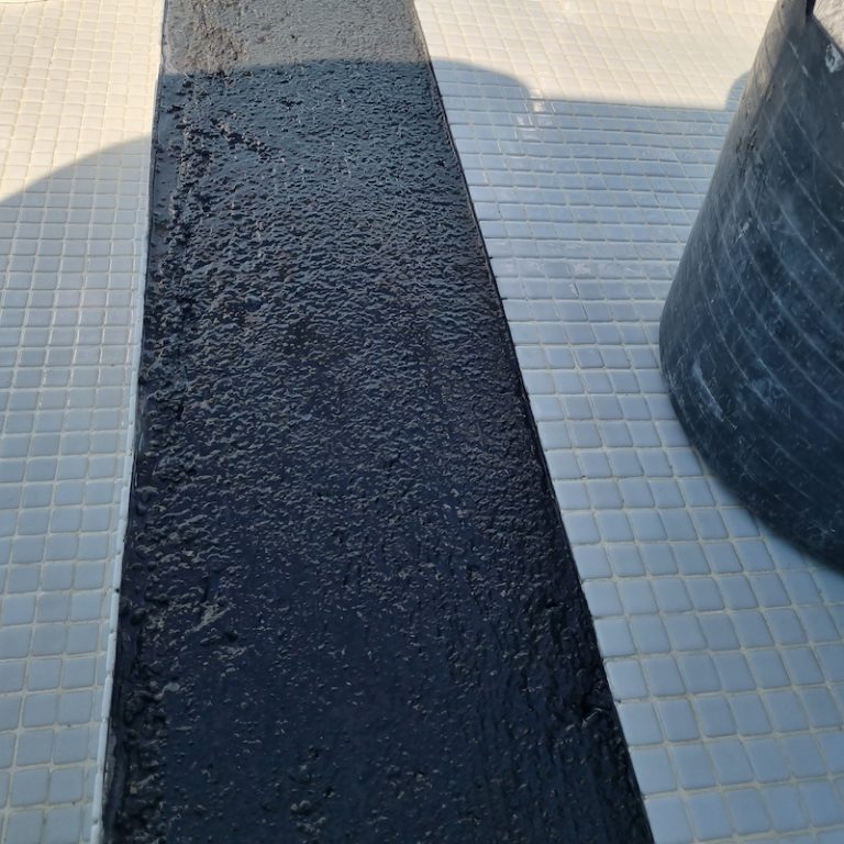 REPARACIÓN DE ESCALÓN PISCINA